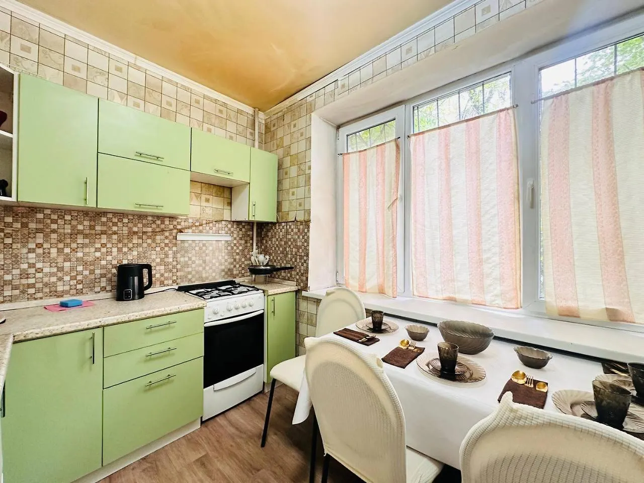 Уют Для Большой Семьи В Золотом Квадрате Almaty Apartmán